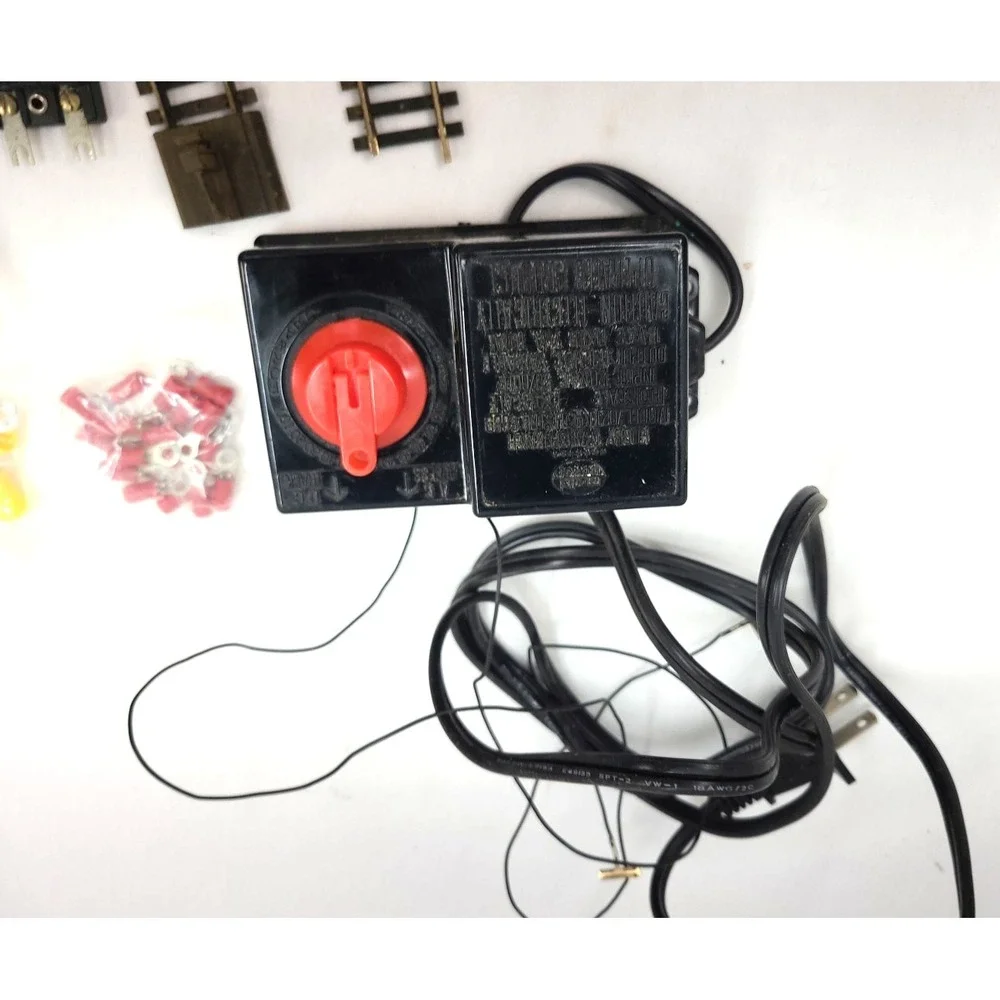 HO Scale Train‎ Accessories As Is Hobby Transformer And Misc Pieces